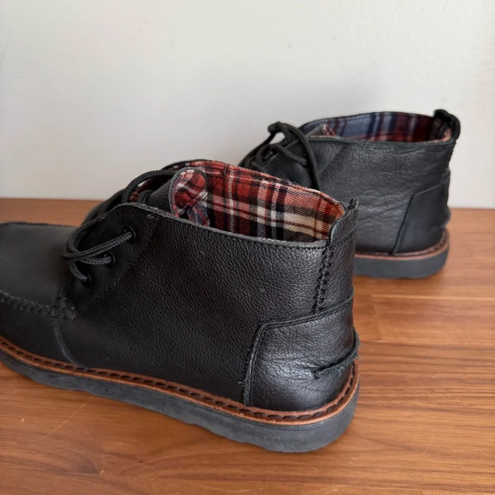 Like New TOMS Chukka Leather Boot Black Full Grain Pebble Leather 12 US